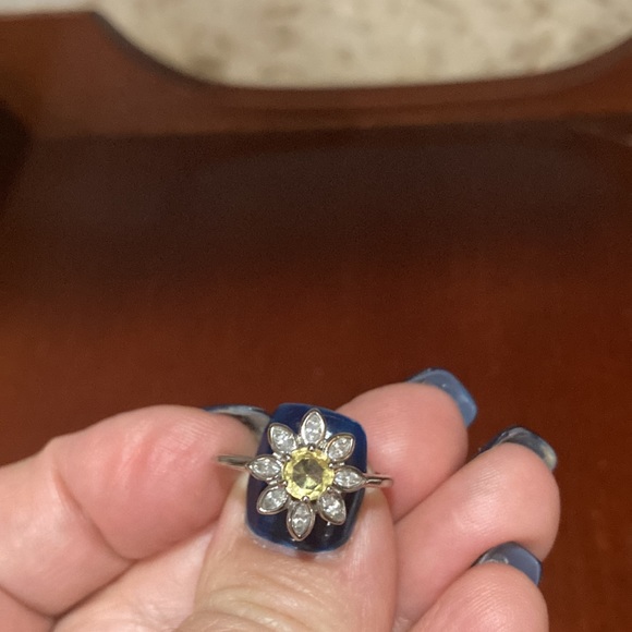 Daisy ring - Picture 3 of 6